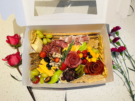 BFF charcuterie box (up to 4ppl)